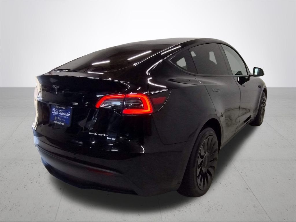 2024 Tesla Model Y Long Range