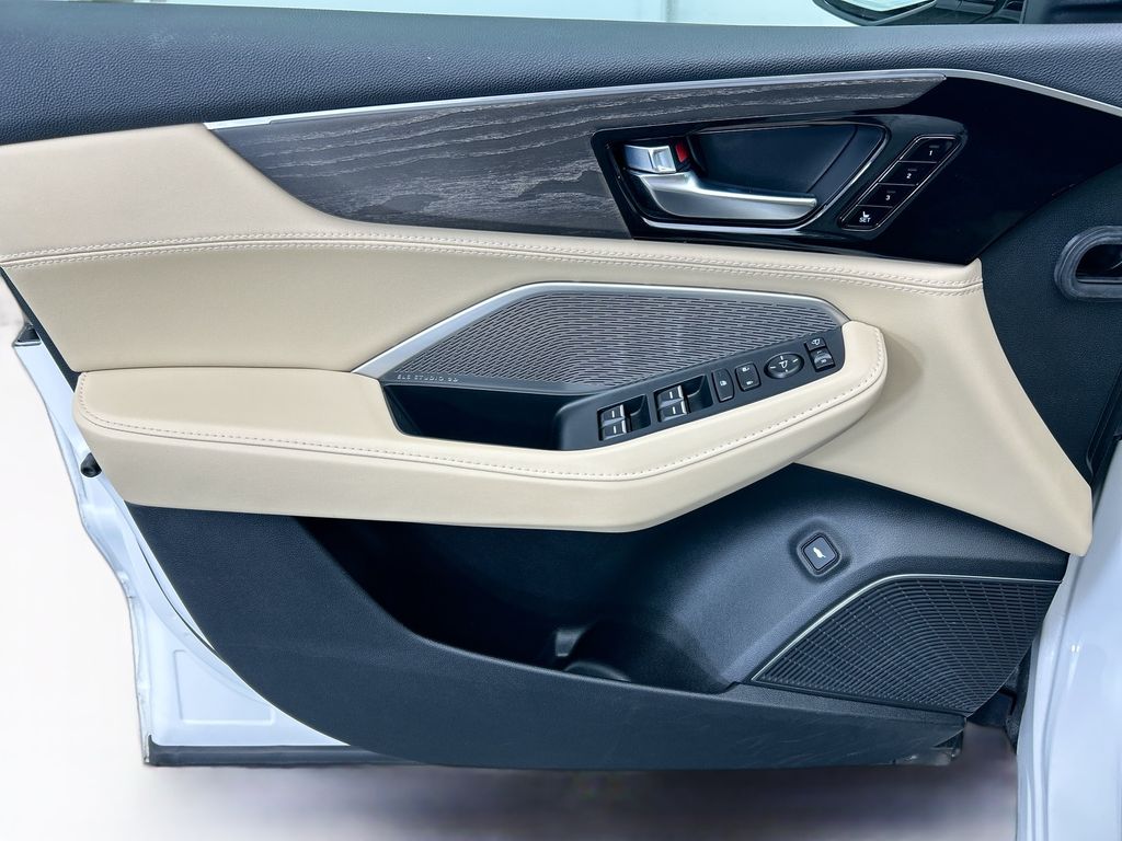 Thumbnail: 2023 Acura MDX - 23