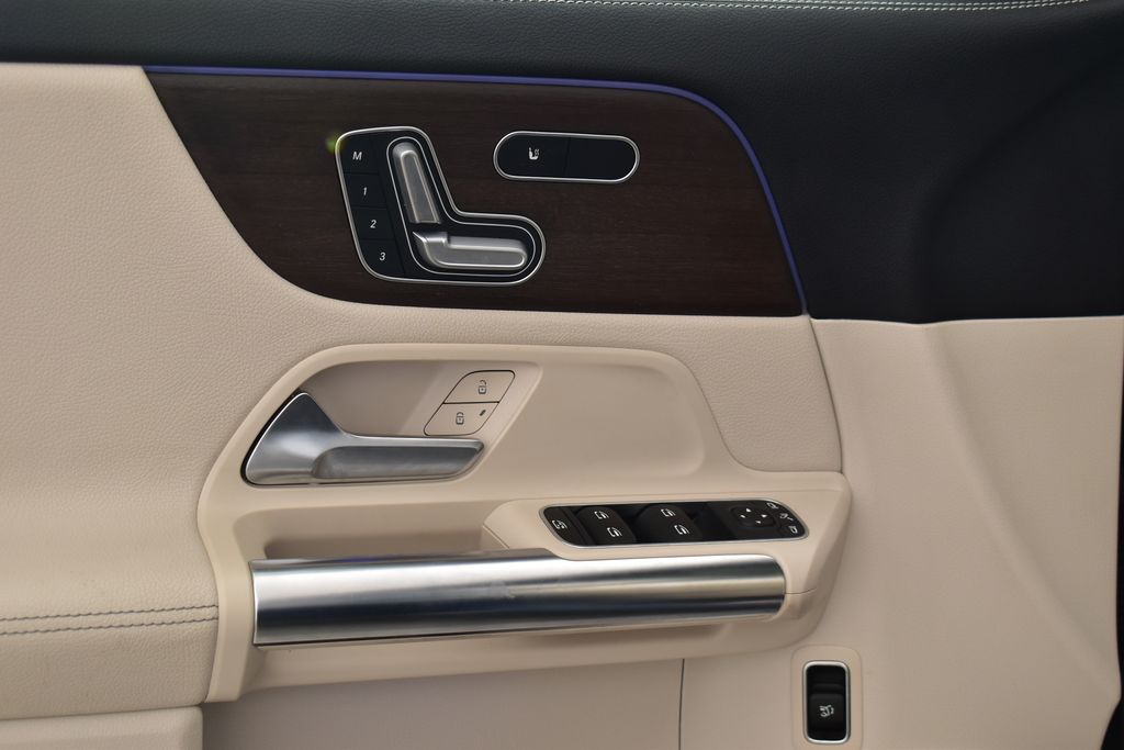 2021 Mercedes-Benz GLA 250 4MATIC 12