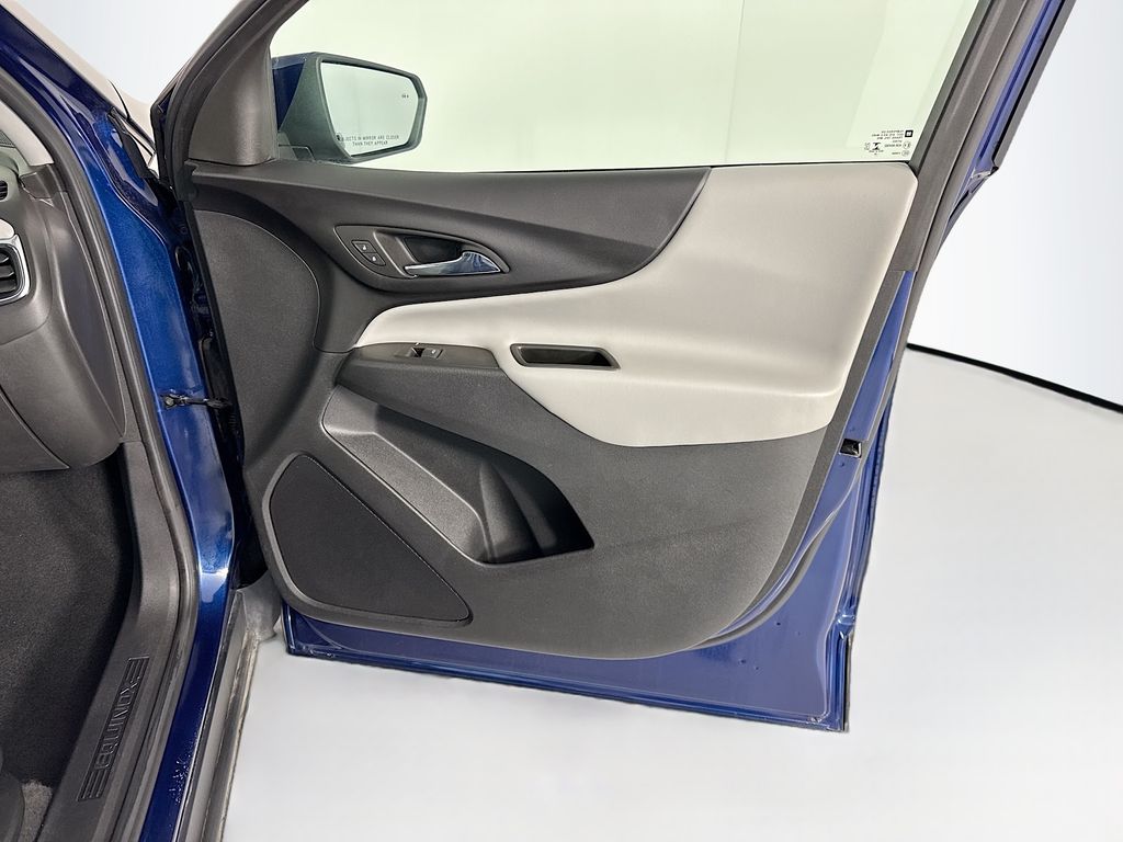 Thumbnail: 2022 Chevrolet Equinox - 25