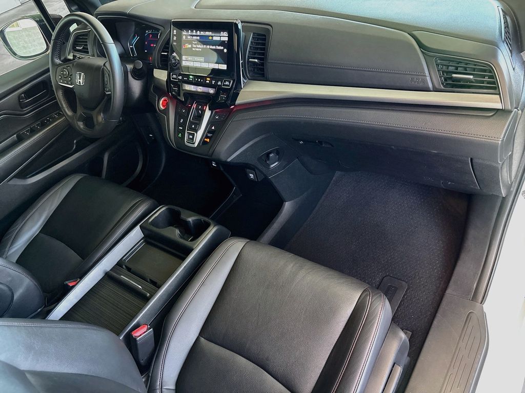 Thumbnail: 2023 Honda Odyssey - 17