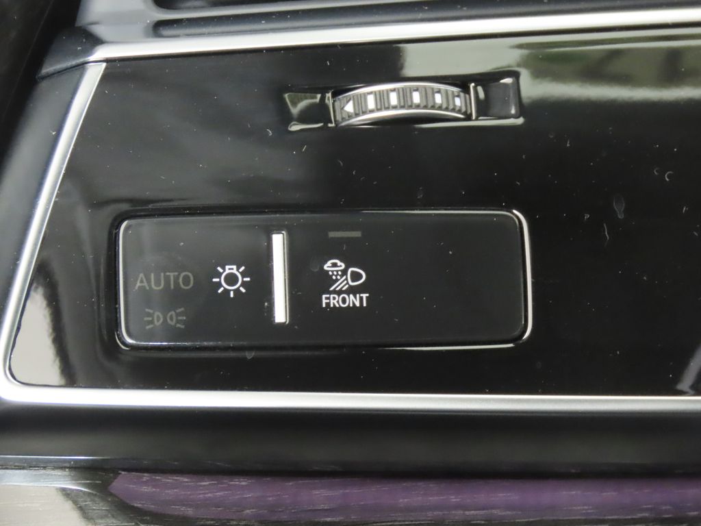 Thumbnail: 2026 Audi Q8 - 19