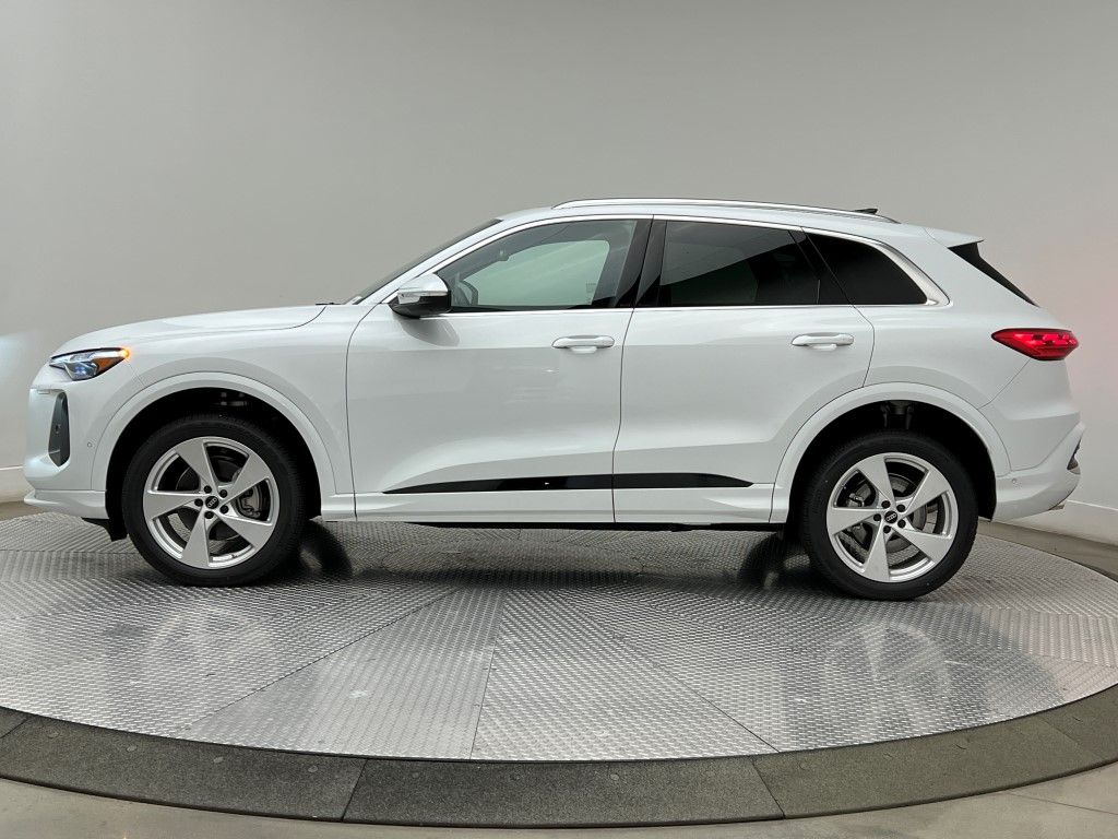 Thumbnail: 2025 Audi Q5 - 3