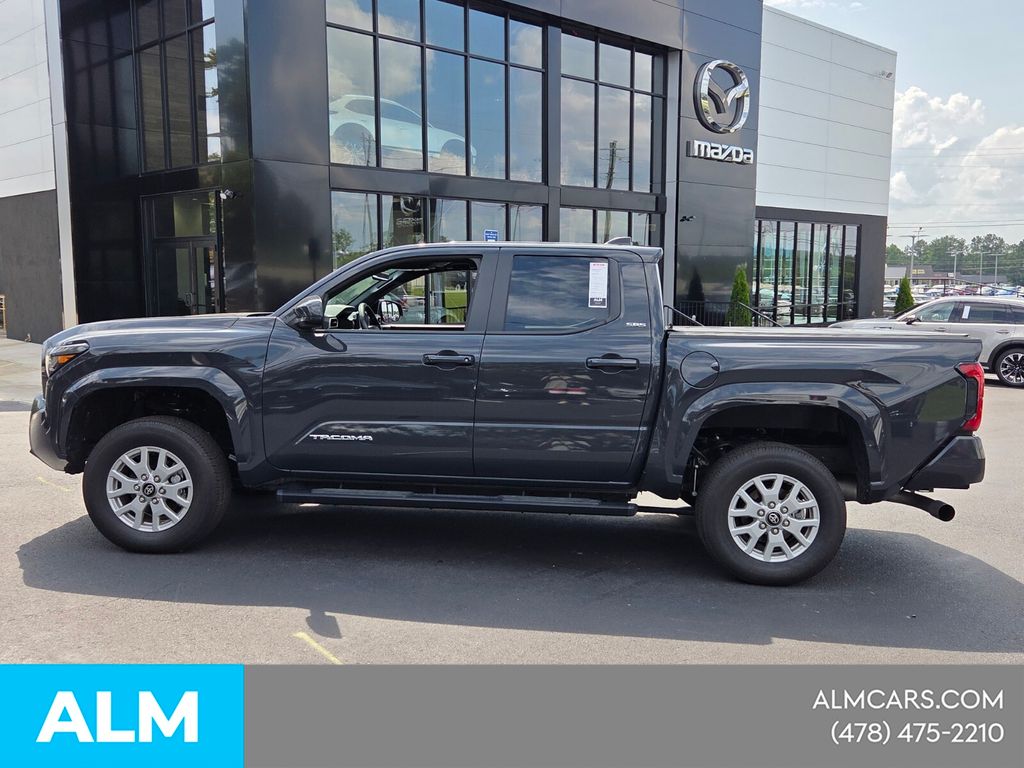 Used 2025  Toyota SR5 image 5