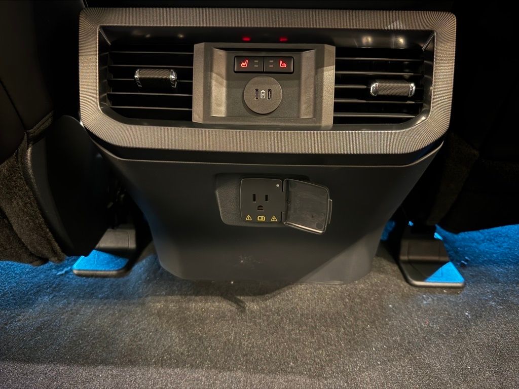 New 2026 Black Ford Platinum image 32