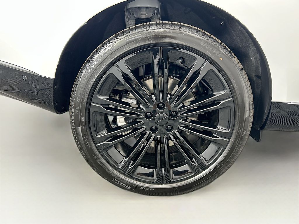 Thumbnail: 2026 Land Rover Range Rover - 32