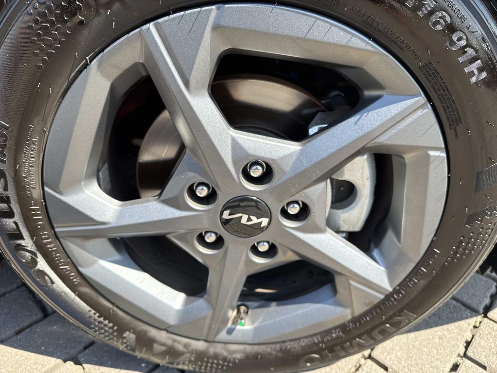 Used 2026 Red Kia LXS image 9