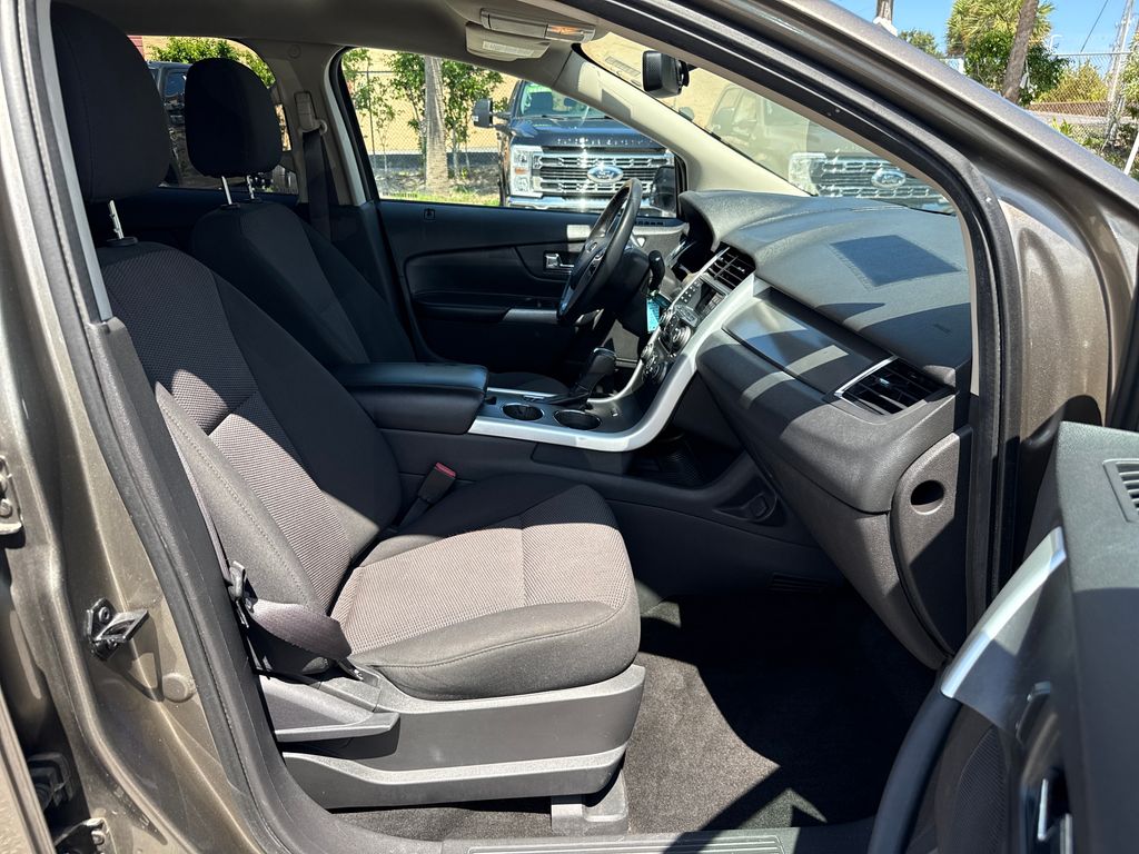 Used 2013 Gray Ford SEL image 22