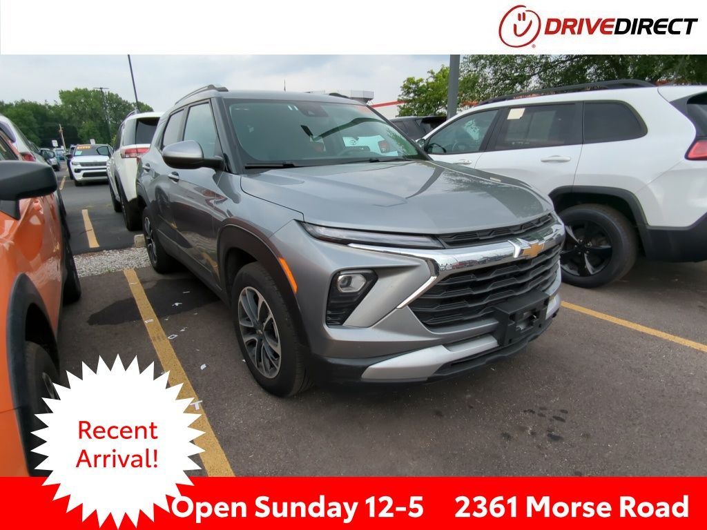 Sterling Gray Metallic 2025 Chevrolet Trailblazer SUV / Crossover Front-Wheel Drive Continuously Variable Transmission