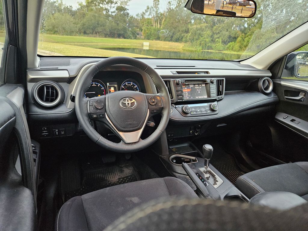 2017 Toyota RAV4 XLE 12