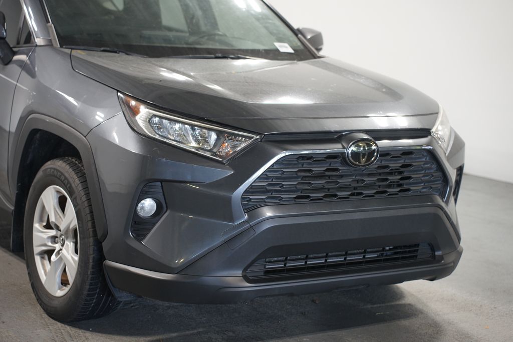 Thumbnail: 2019 Toyota RAV4 - 4