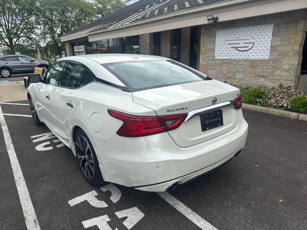 Used 2017 White Nissan 3.5 SV image 4
