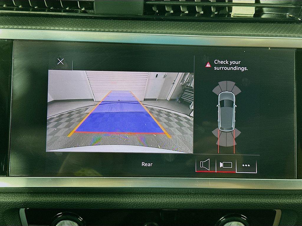 Thumbnail: 2020 Audi Q3 - 13