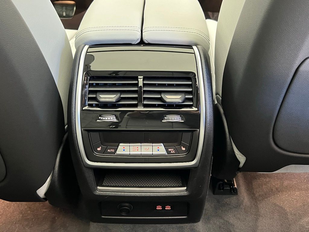 Thumbnail: 2026 BMW X5 - 9