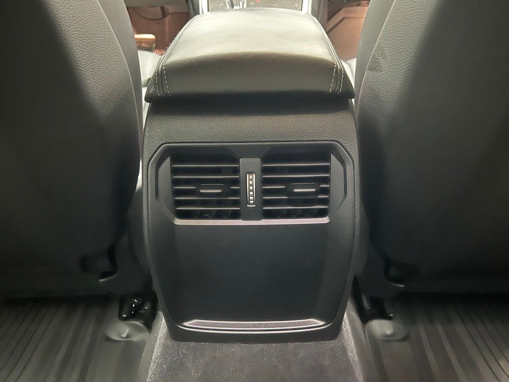 Thumbnail: 2025 BMW M4 - 9