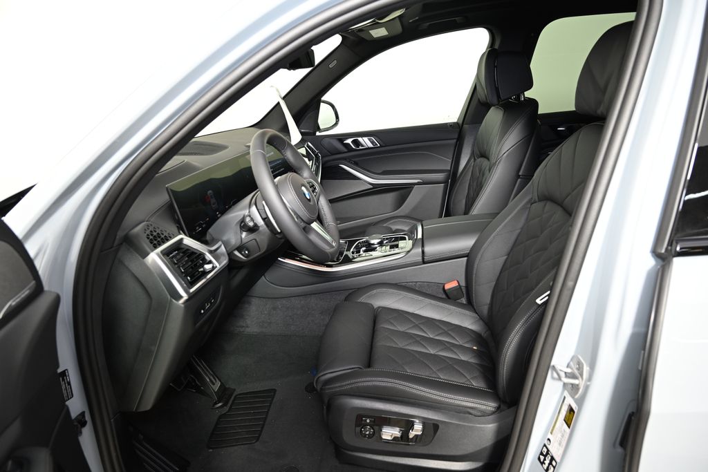 Thumbnail: 2026 BMW X5 - 14