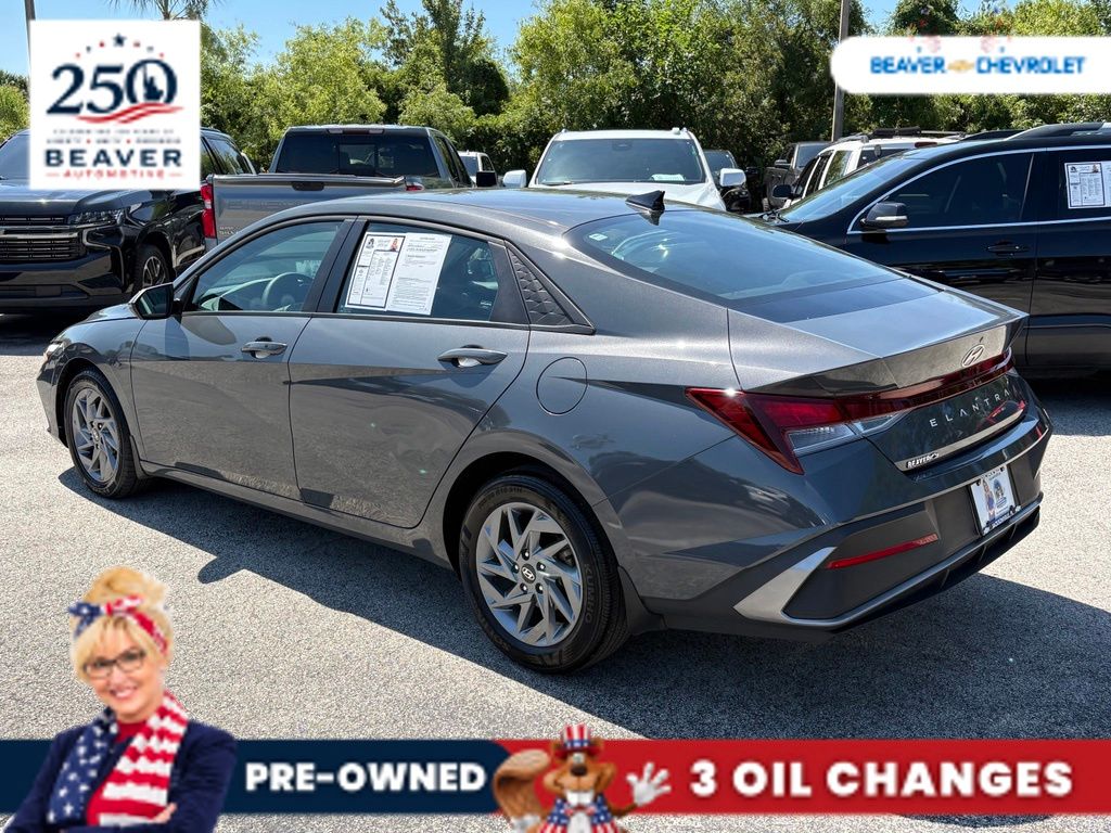 Used 2024 Hyundai Elantra Sedan