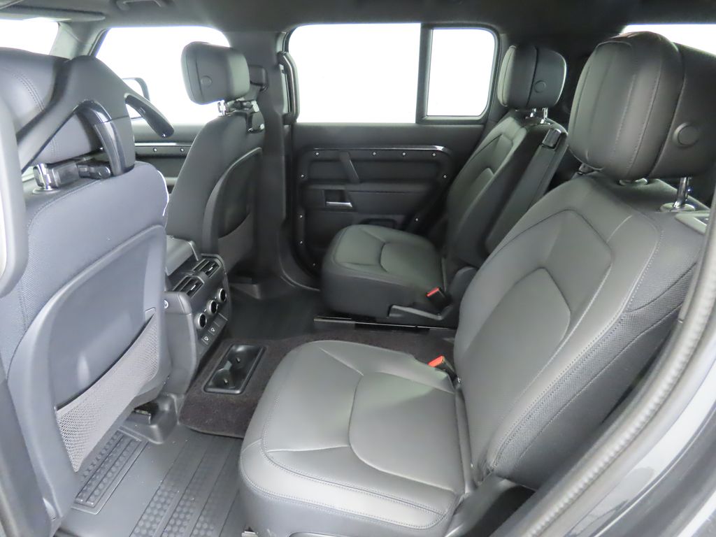 2025 Land Rover Defender 130 23