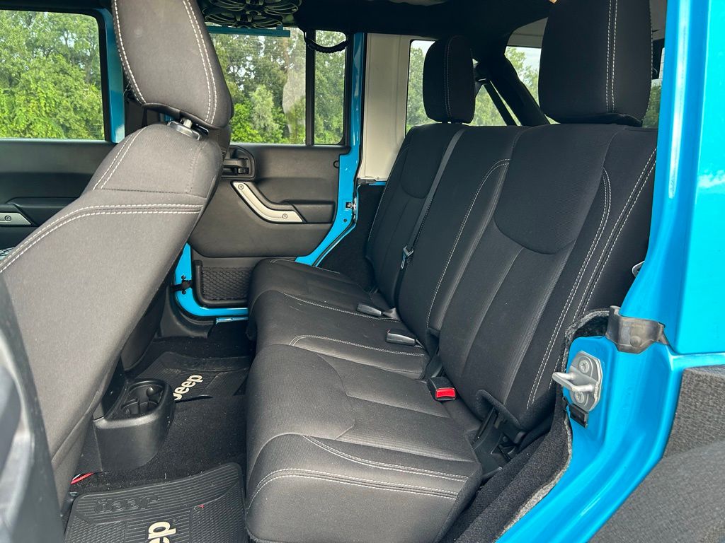 Thumbnail: 2017 Jeep Wrangler - 12