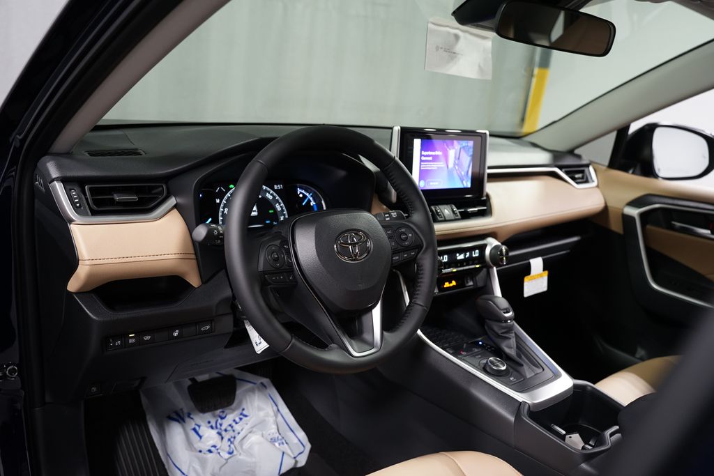 Thumbnail: 2025 Toyota RAV4 - 11