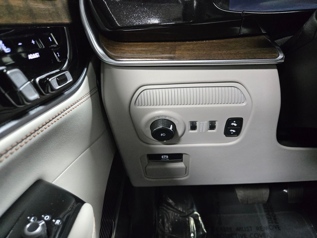 2022 Jeep Grand Wagoneer Series II - Photo 14