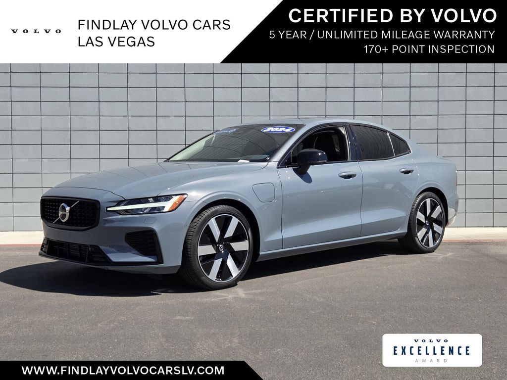 2024 Volvo S60 Recharge T8 Plus Dark Theme eAWD