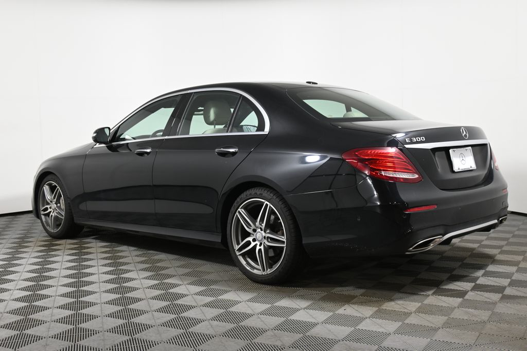 Thumbnail: 2017 Mercedes-Benz E-Class - 8
