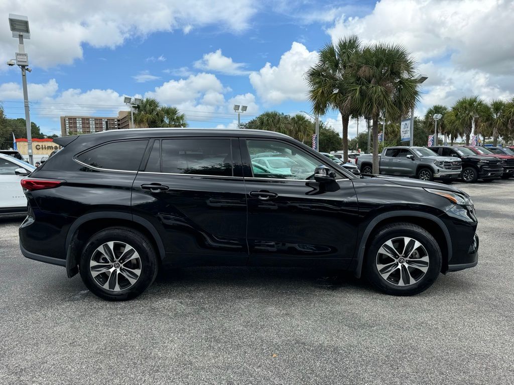 2021 Toyota Highlander XLE 9