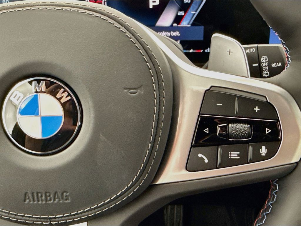 Thumbnail: 2027 BMW X7 - 12