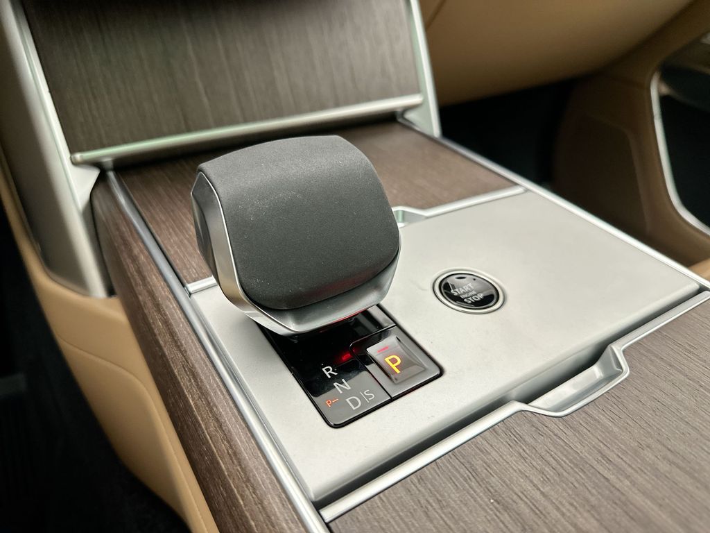 Thumbnail: 2026 Land Rover Range Rover - 12