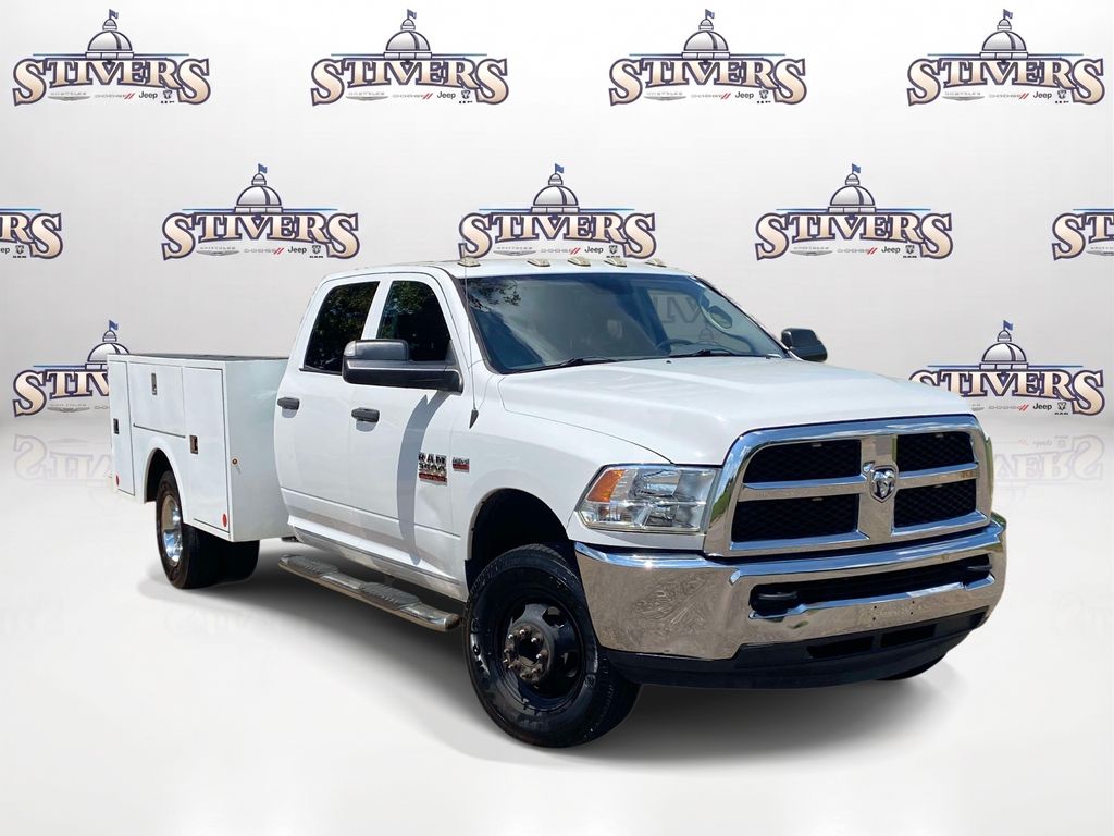 2018 RAM 3500 Chassis Tradesman Crew Cab RWD