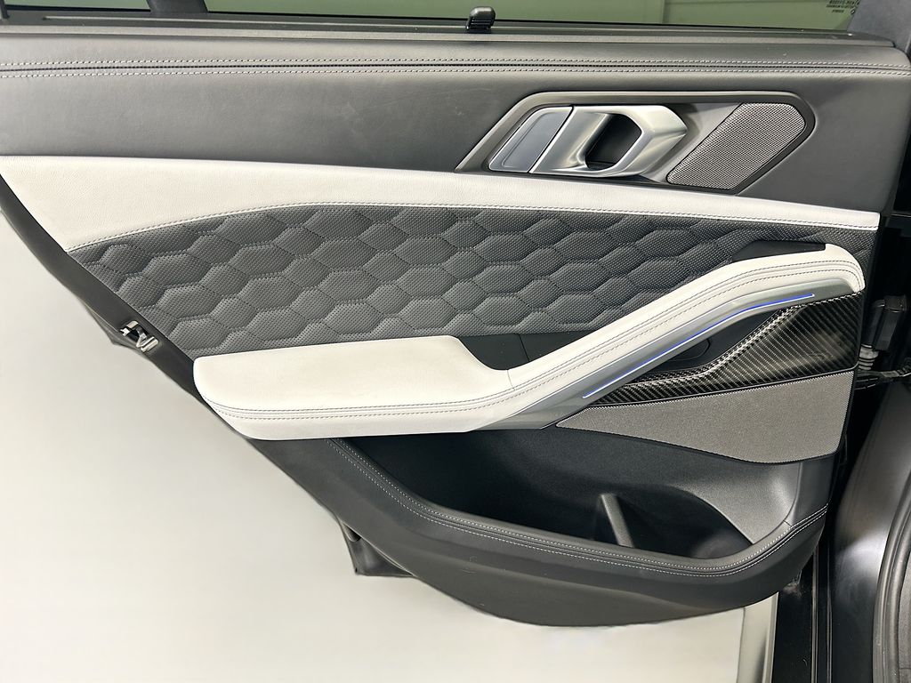 Thumbnail: 2023 BMW X6 - 25