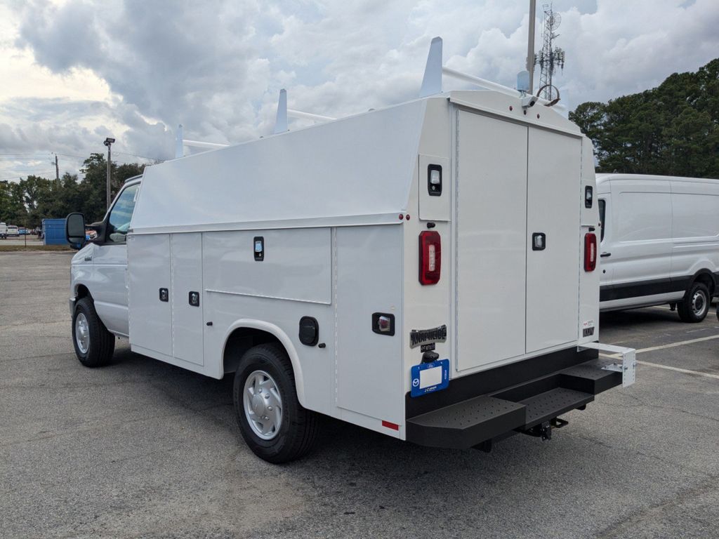 2026 Ford E-350 Cutaway 