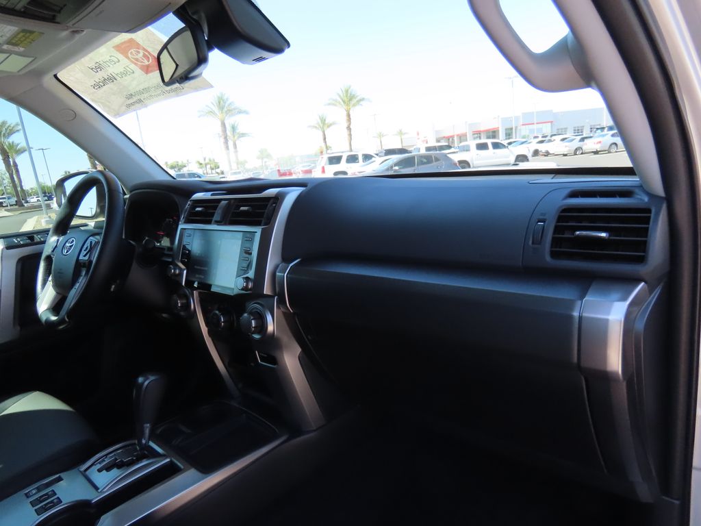 2023 Toyota 4Runner SR5 17