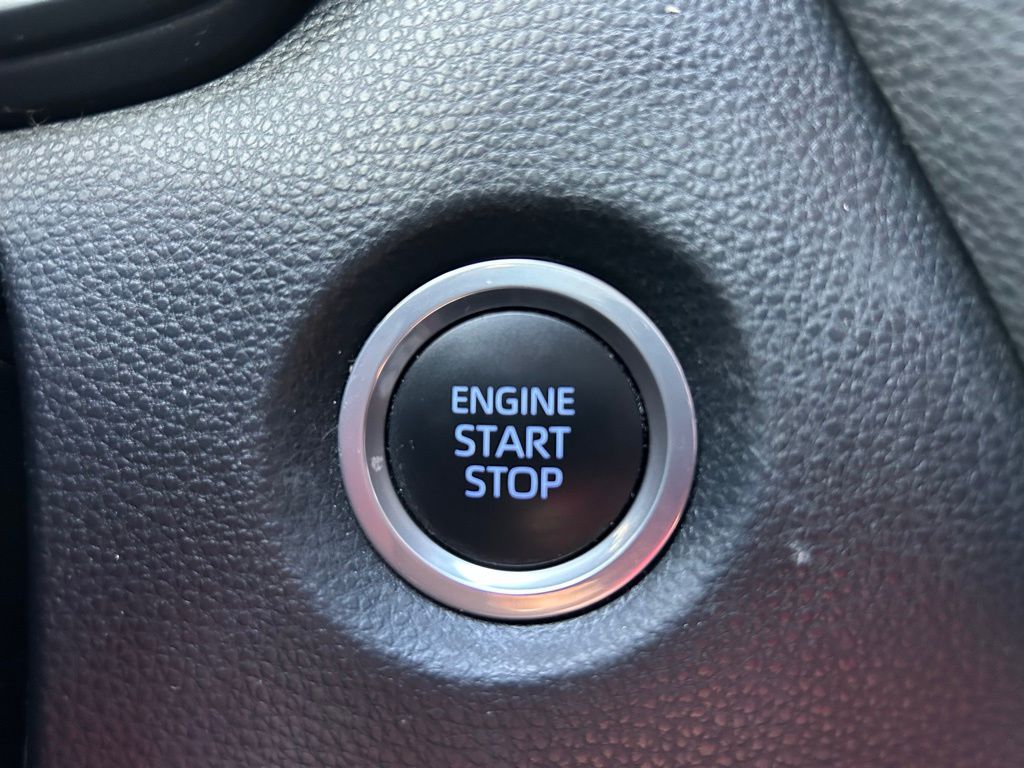 Thumbnail: 2021 Toyota Corolla - 26