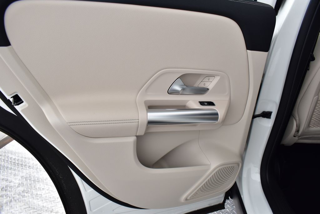 Thumbnail: 2025 Mercedes-Benz GLA - 26