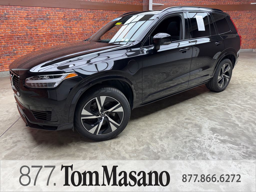 2022 Volvo XC90 Recharge R-Design eAWD   