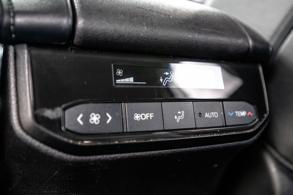 Used 2022 Toyota Highlander Hybrid SUV