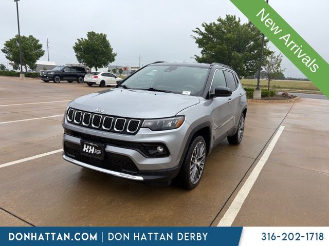 Billet Silver Metallic Clearcoat 2023 Jeep Compass Limited 4WD SUV / Crossover Four-Wheel Drive 8-Speed Automatic