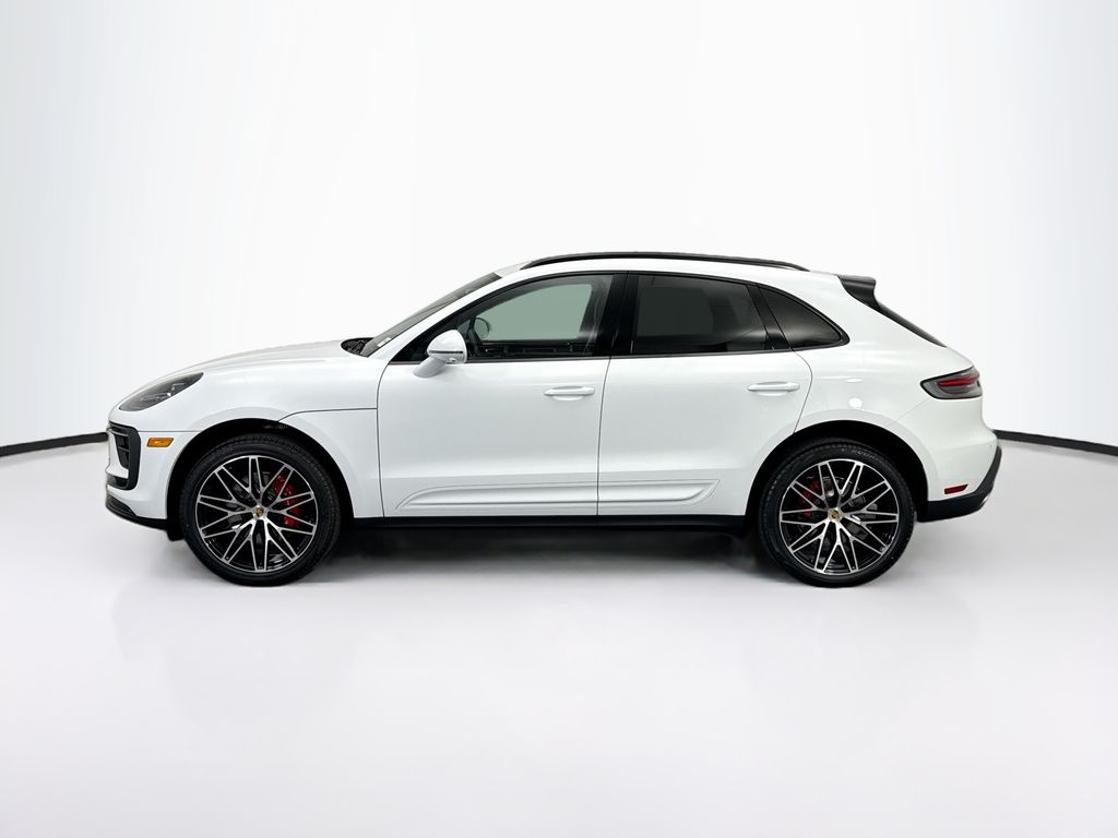 Thumbnail: 2026 Porsche Macan - 2