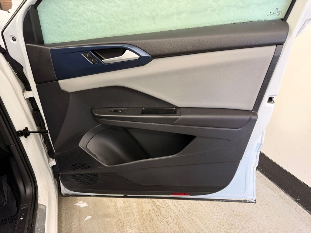 Thumbnail: 2022 Volkswagen Taos - 27