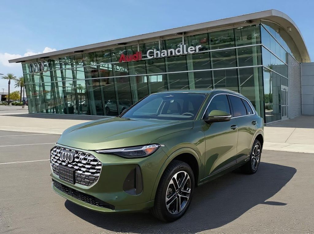 Thumbnail: 2025 Audi Q5 - 1