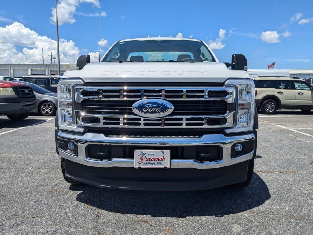 2025 Ford F-550 Super Duty 