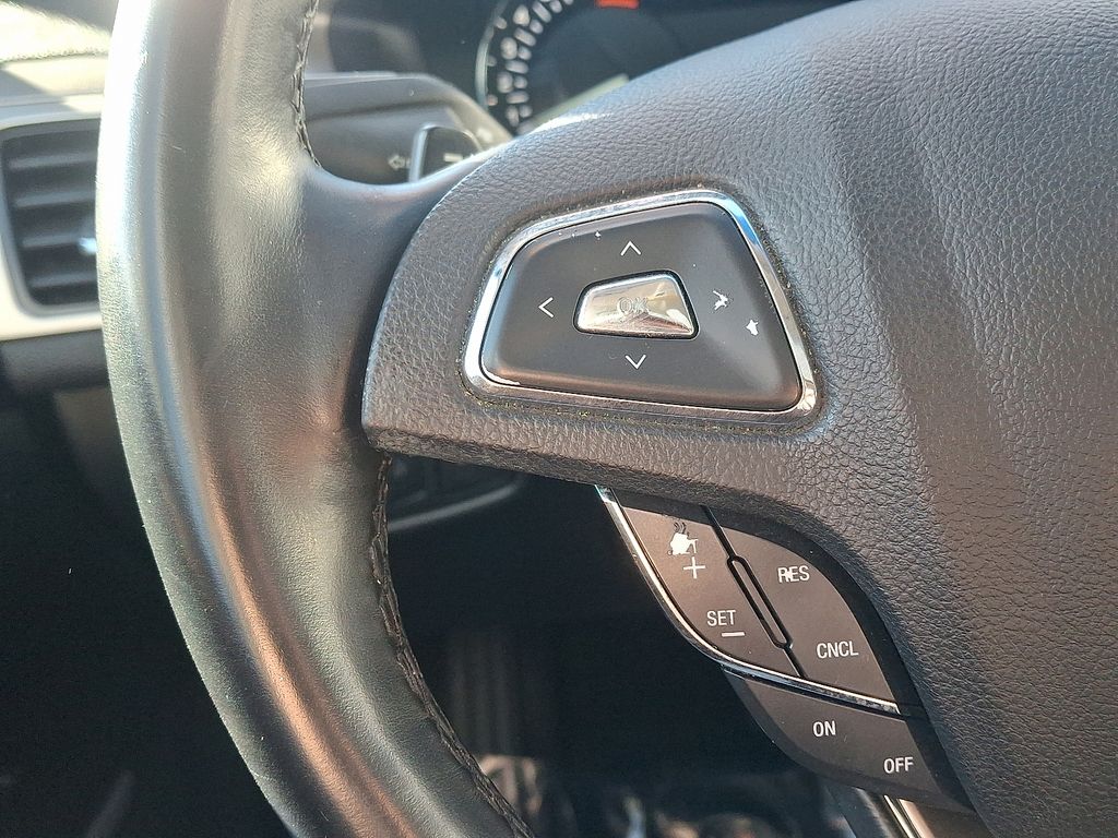 Thumbnail: 2016 Lincoln MKZ - 21