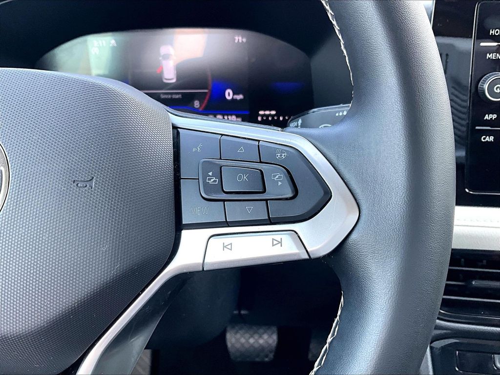2025 Volkswagen Taos — photo 24