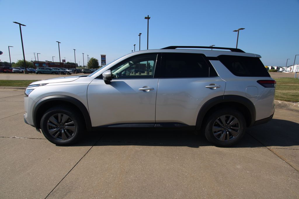 Used 2025 Nissan Pathfinder SUV