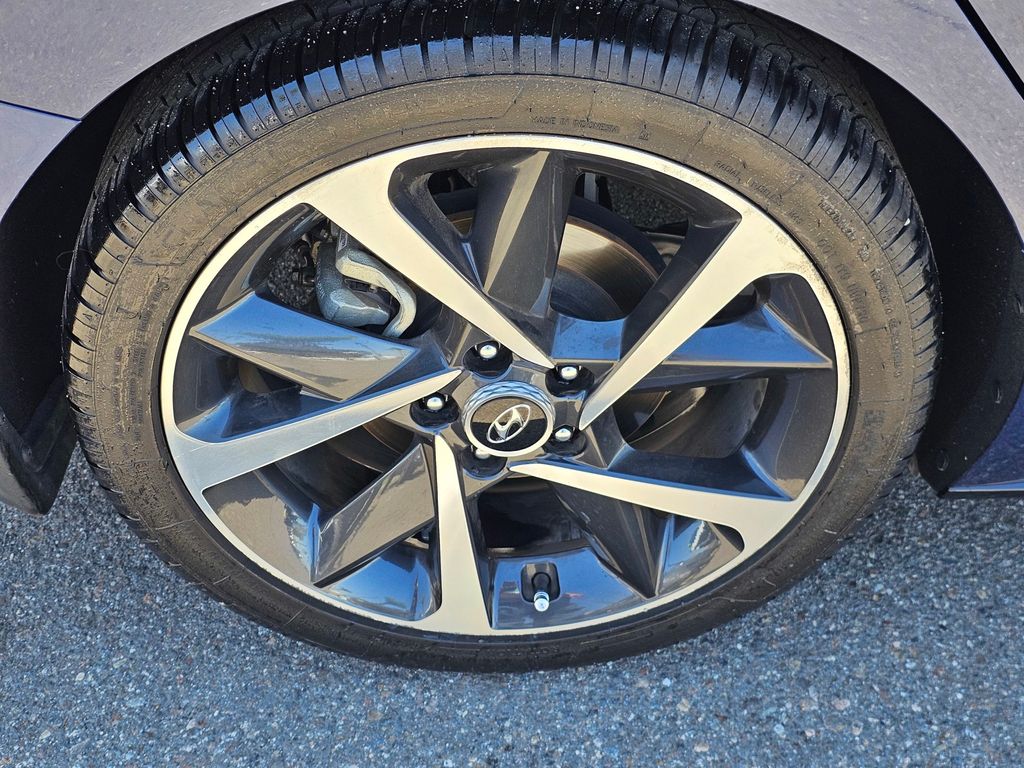 Certified Used 2022 Blue Hyundai SEL Plus image 8