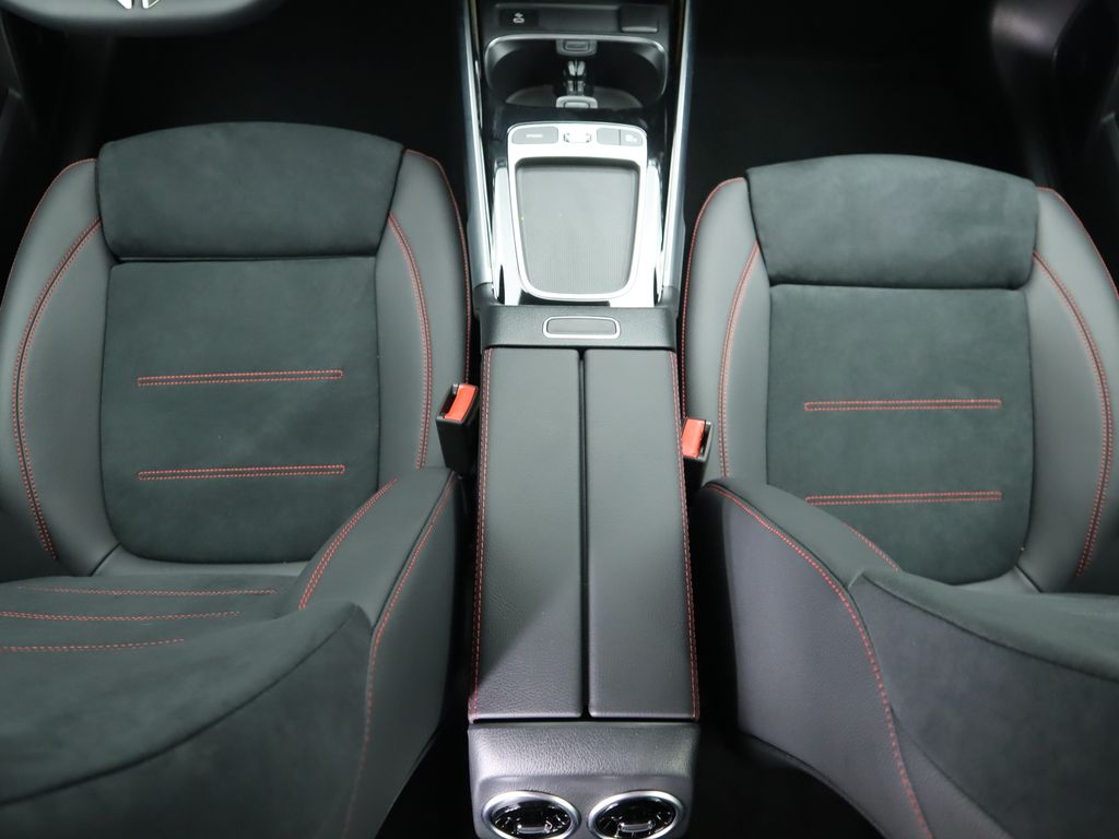 2024 Mercedes-Benz GLB 250 17