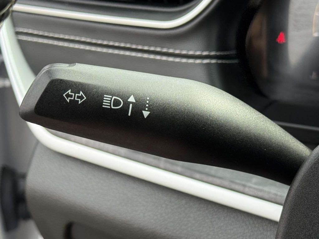 Used 2023 White Jeep Limited image 25
