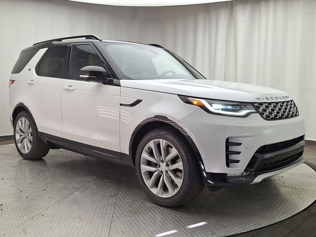 Thumbnail: 2026 Land Rover Discovery - 2